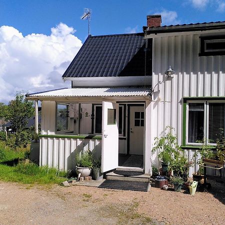 Laegenhet Naturnaera I Henån Buitenkant foto
