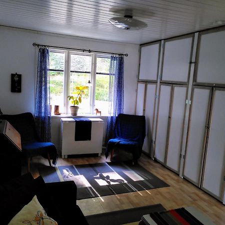 Laegenhet Naturnaera I Henån Buitenkant foto